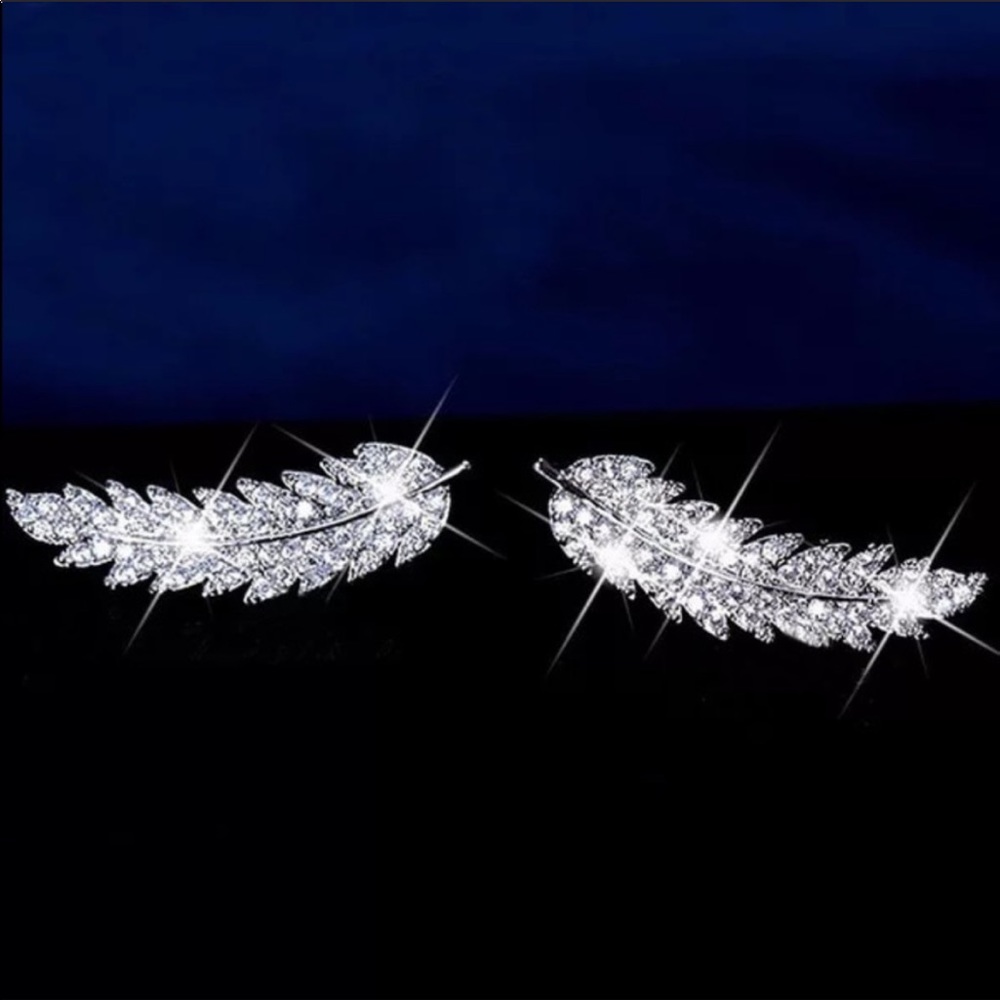 NEW 18K WHITE GOLD DIAMOND MARQUIS LEAF EARRINGS - Picture 4 of 5